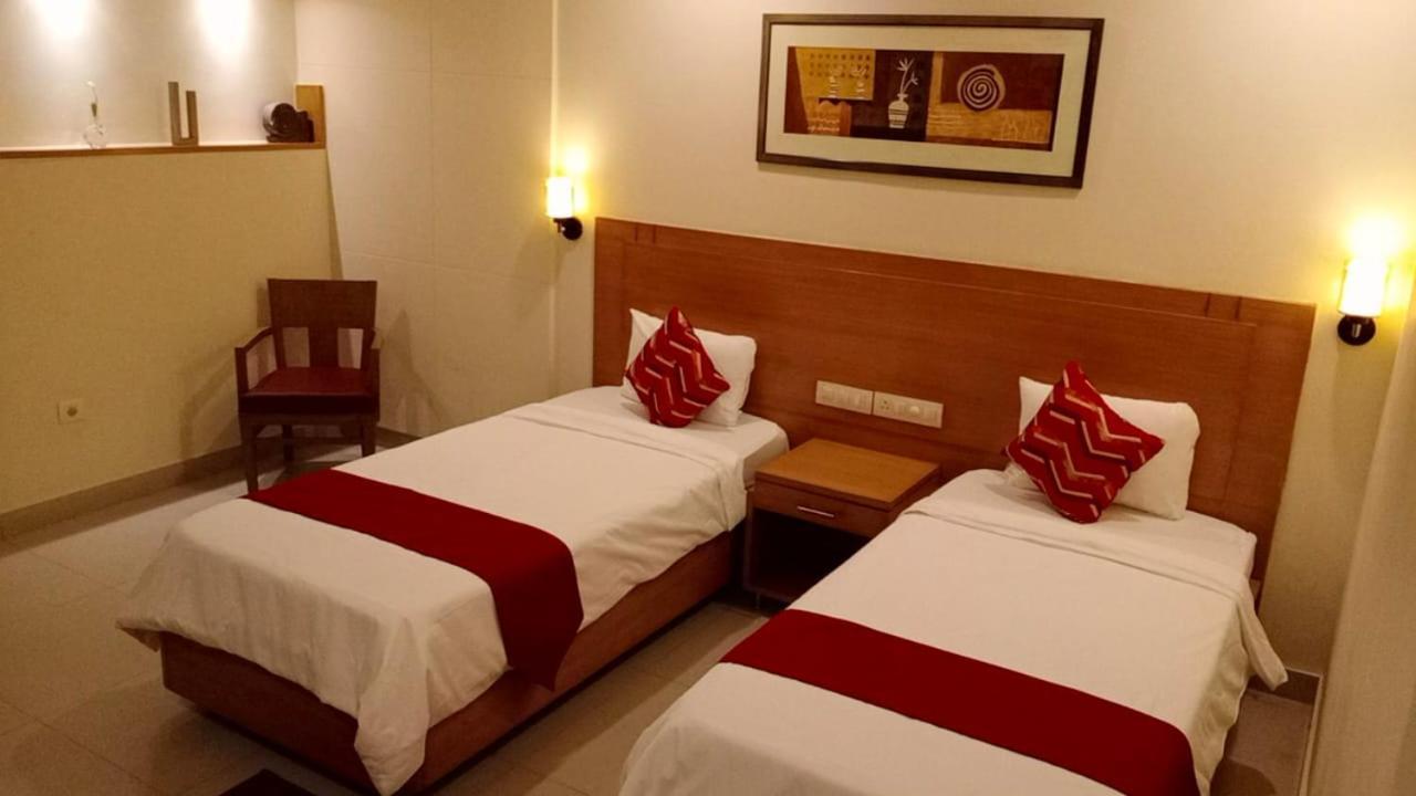 FabHotel A&M Hyderabad Exterior foto