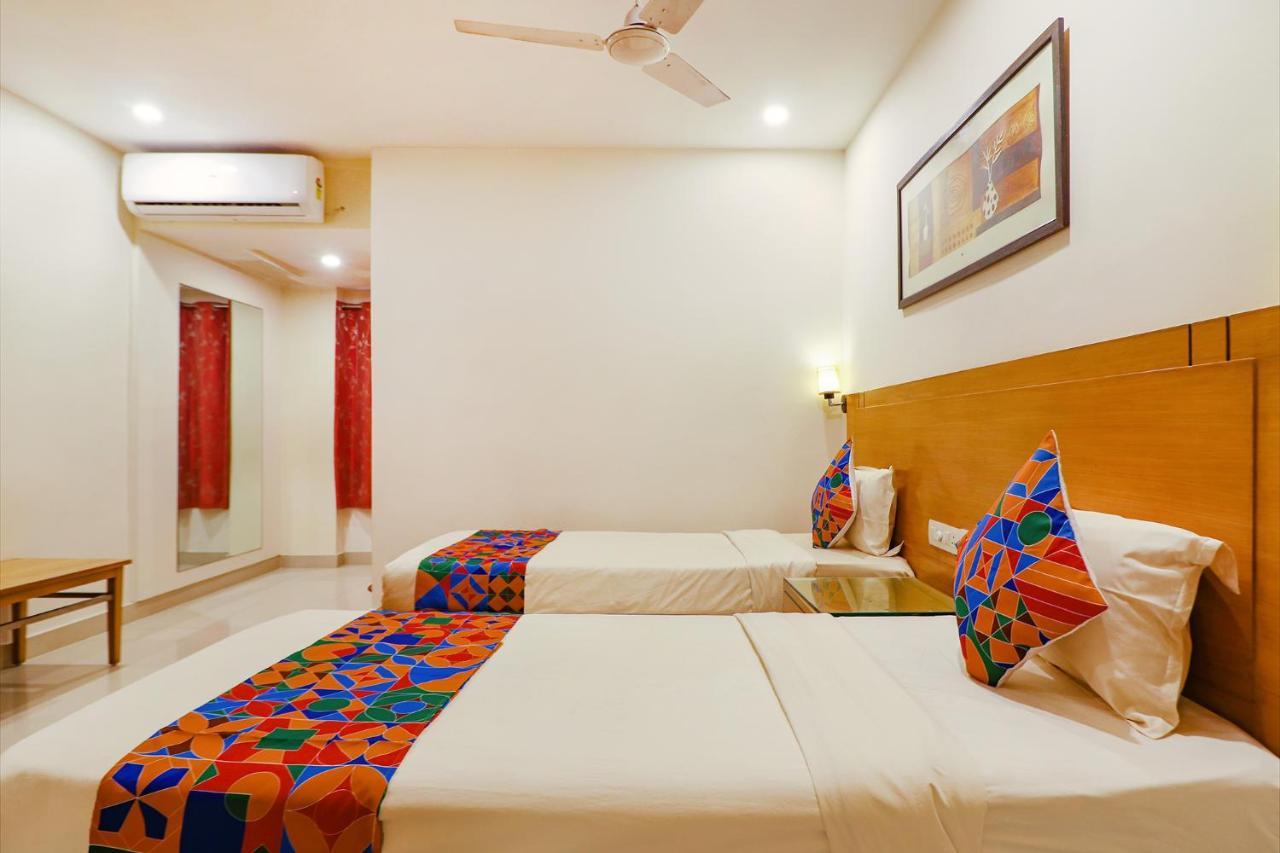 FabHotel A&M Hyderabad Exterior foto