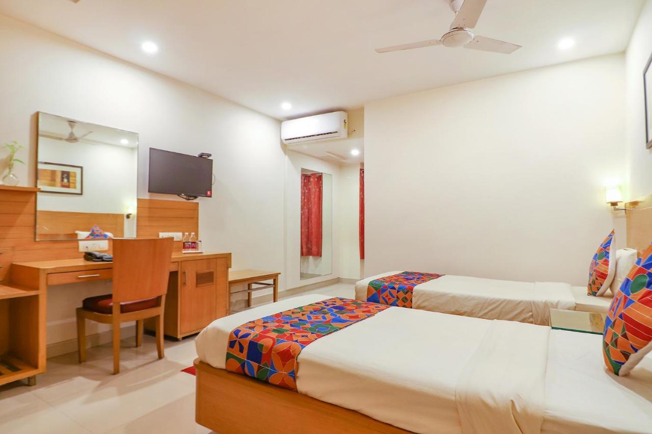 FabHotel A&M Hyderabad Exterior foto