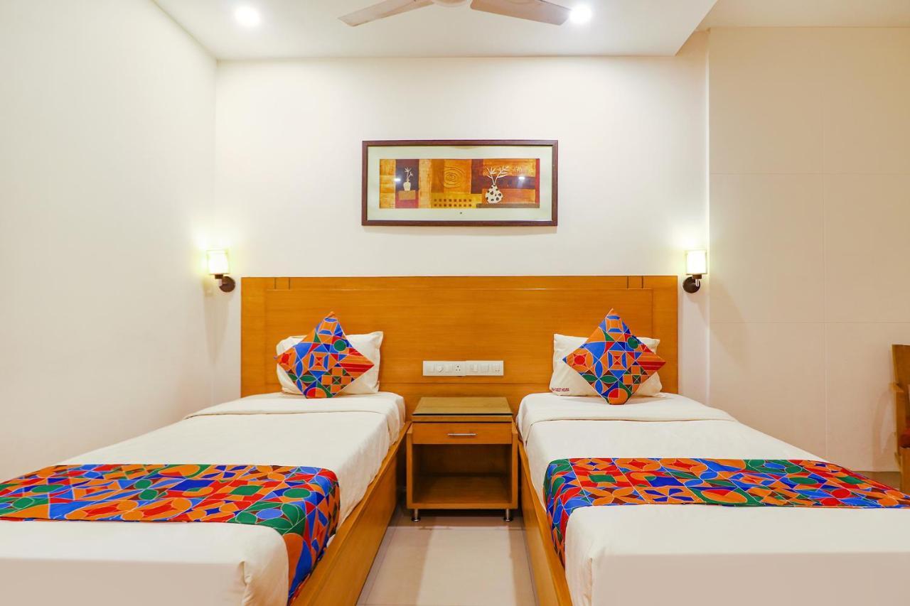 FabHotel A&M Hyderabad Exterior foto